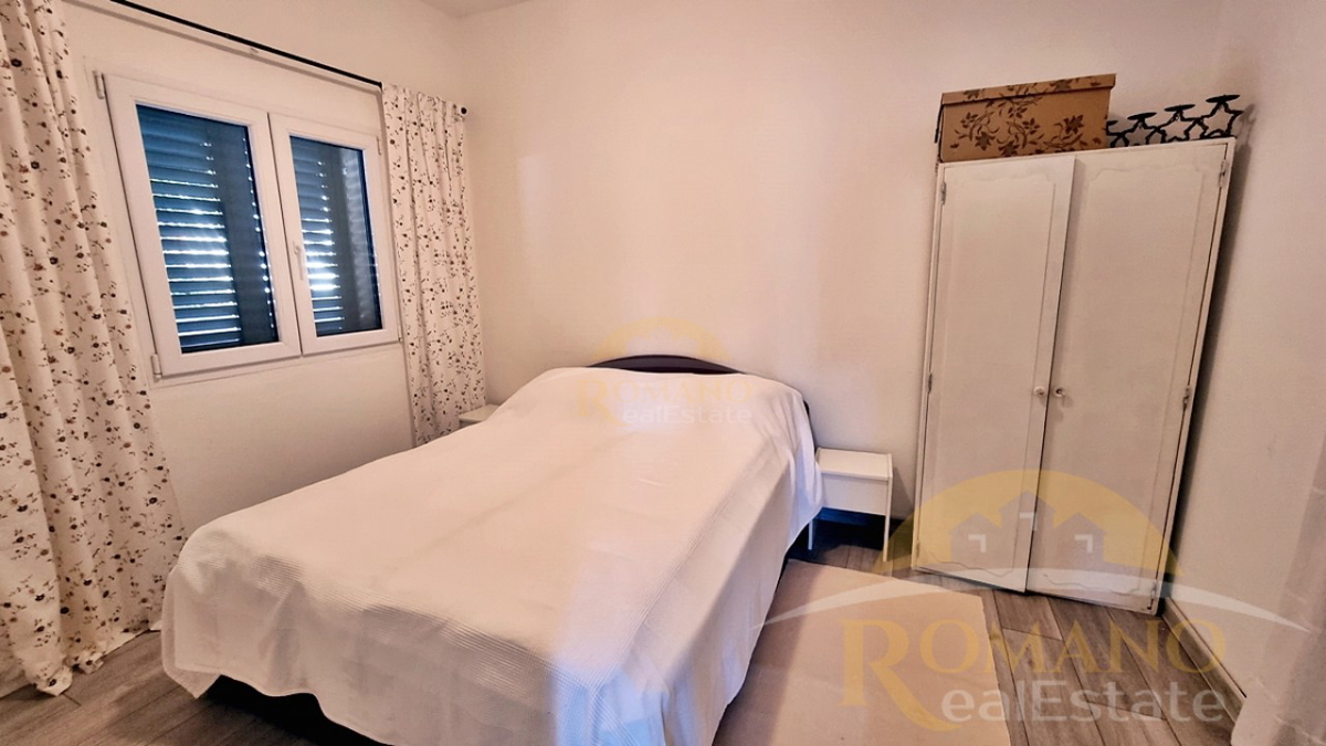 Hiša za prodajo v Seget Vranjici – blizu Trogirja